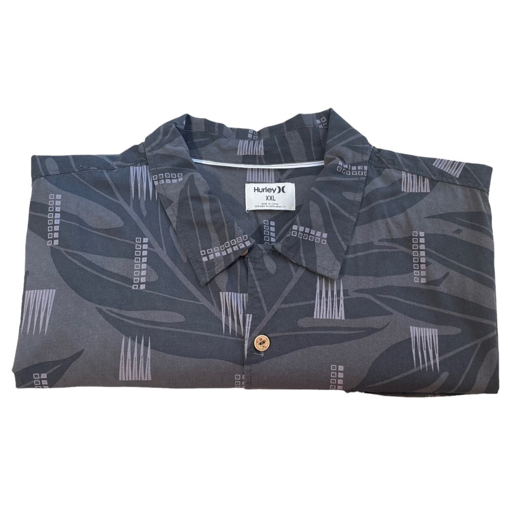 Hurley "Aloha" Short Sleeve Button Down Hawaiian Shirt in Size XXL